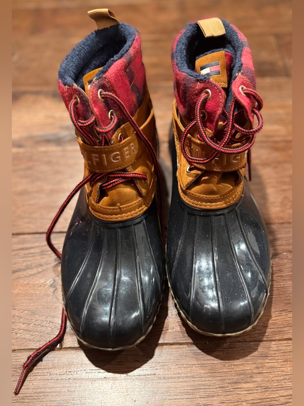 Tommy Hilfiger Plaid Collar Winter Duck Boots - Women's 9